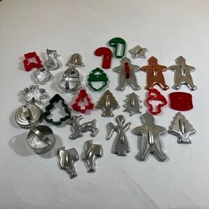 28pc Vintage Christmas Cookie Cutter Lot Metal Plastic Gingerbread Man Star Tree